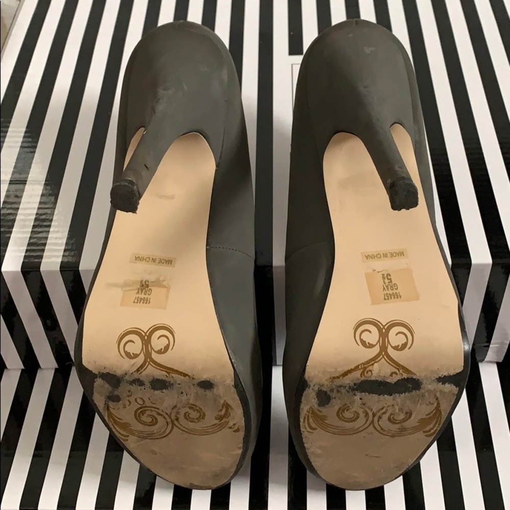 Heels - Picture 3 of 5